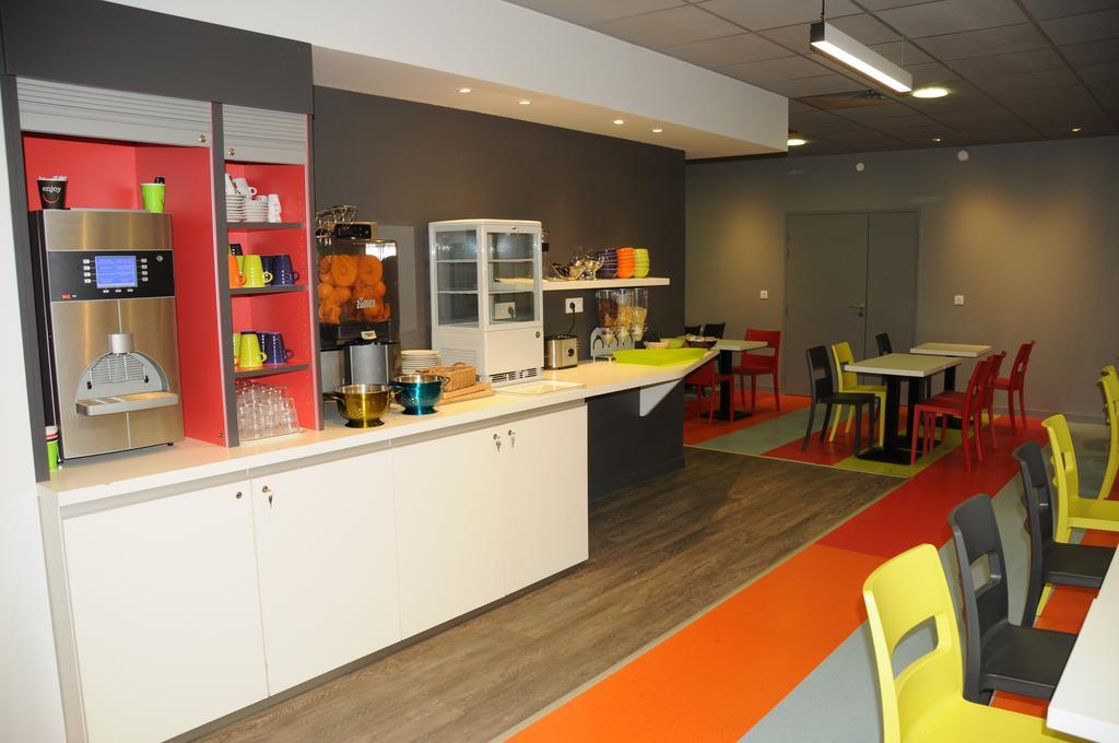 Отель Ibis Styles Chambery Centre Gare Экстерьер фото