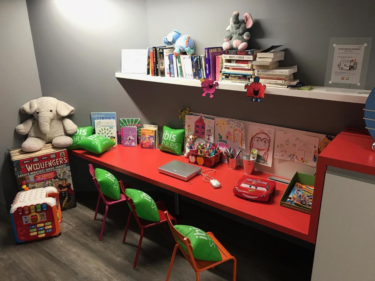 Отель Ibis Styles Chambery Centre Gare Экстерьер фото